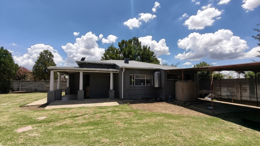 4 Bedroom Property for Sale in Hennenman Free State